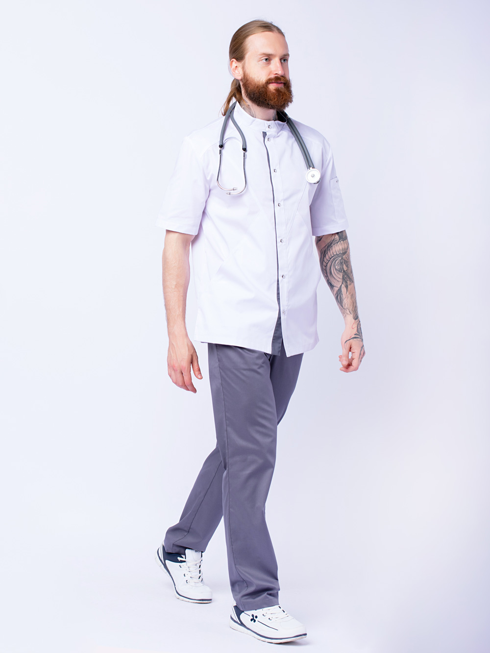 блуза-медицинская-рубашка-белая-мужская-на-клепках-доктор-стиль-5
