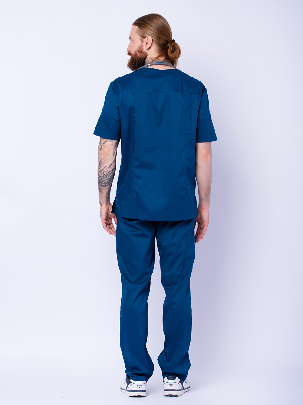 Блуза-мужская-голубая-медицинская-доктор-стиль-хирургичка-с-карманами-4