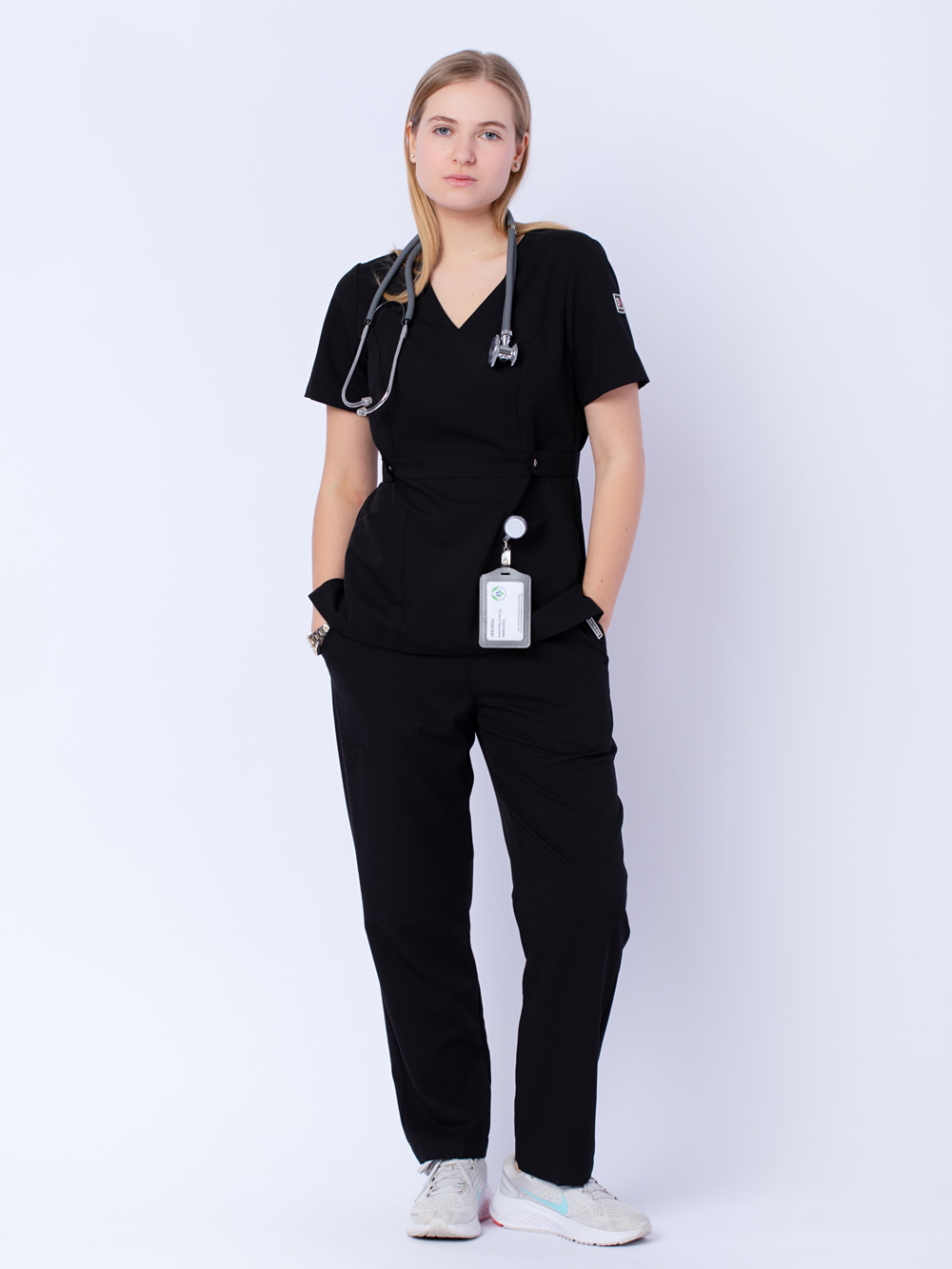 Блуза-медицинская-женская-чёрная-с-карманами-рубашка-для-медиков-доктор-стиль-1
