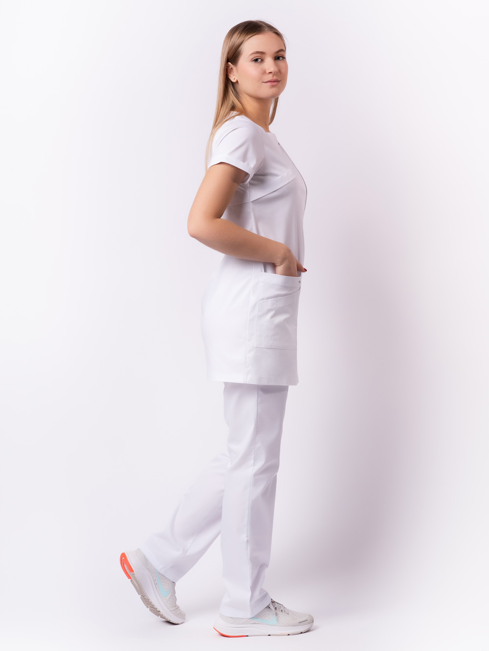 4-блуза-медицинская-рубашка-белая-на-молнии-с-карманами-доктор-стиль-doctor-style