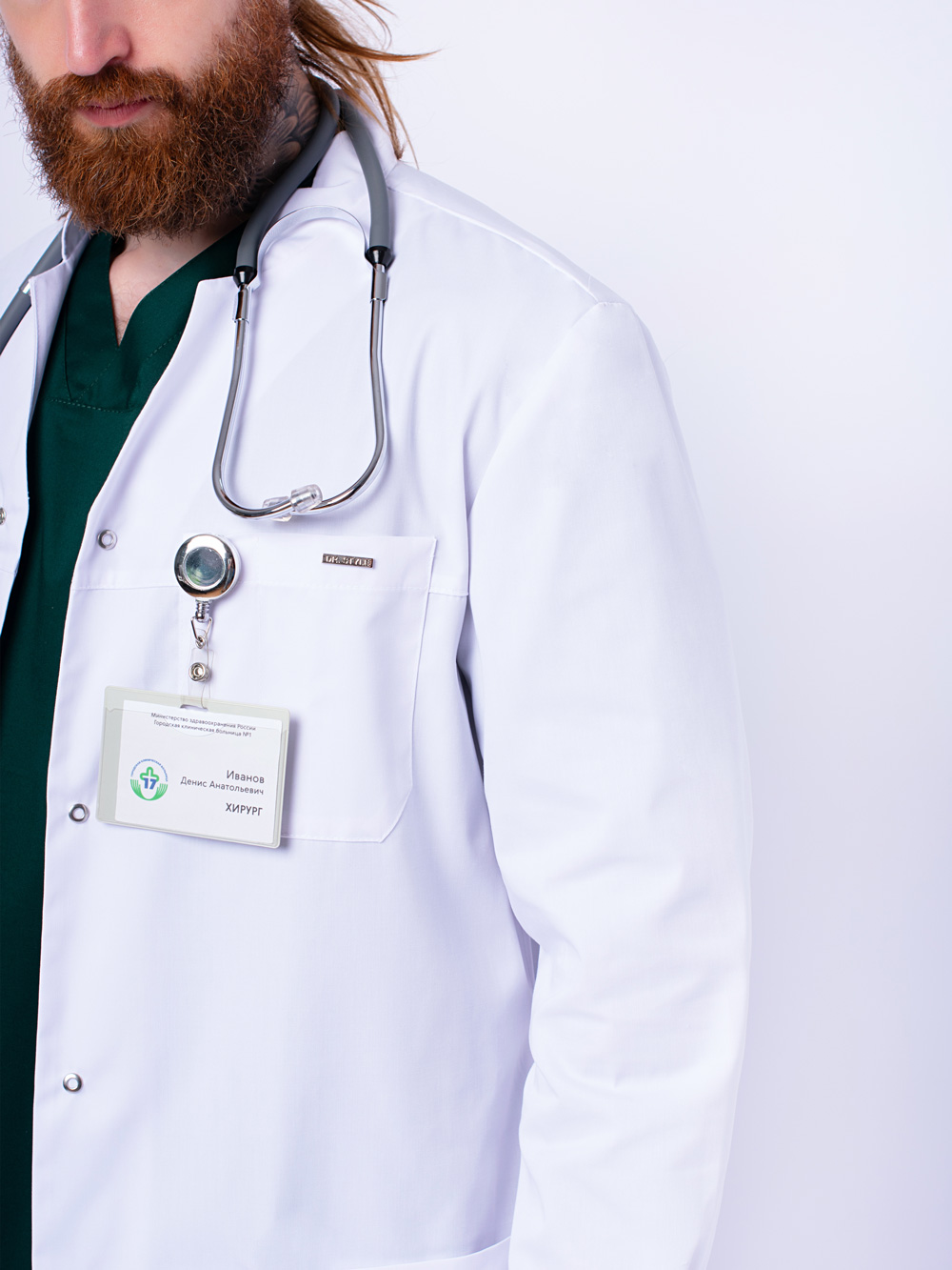 халат-медицинский-мужской-силуэт-на-кнопках-доктор-стиль-8