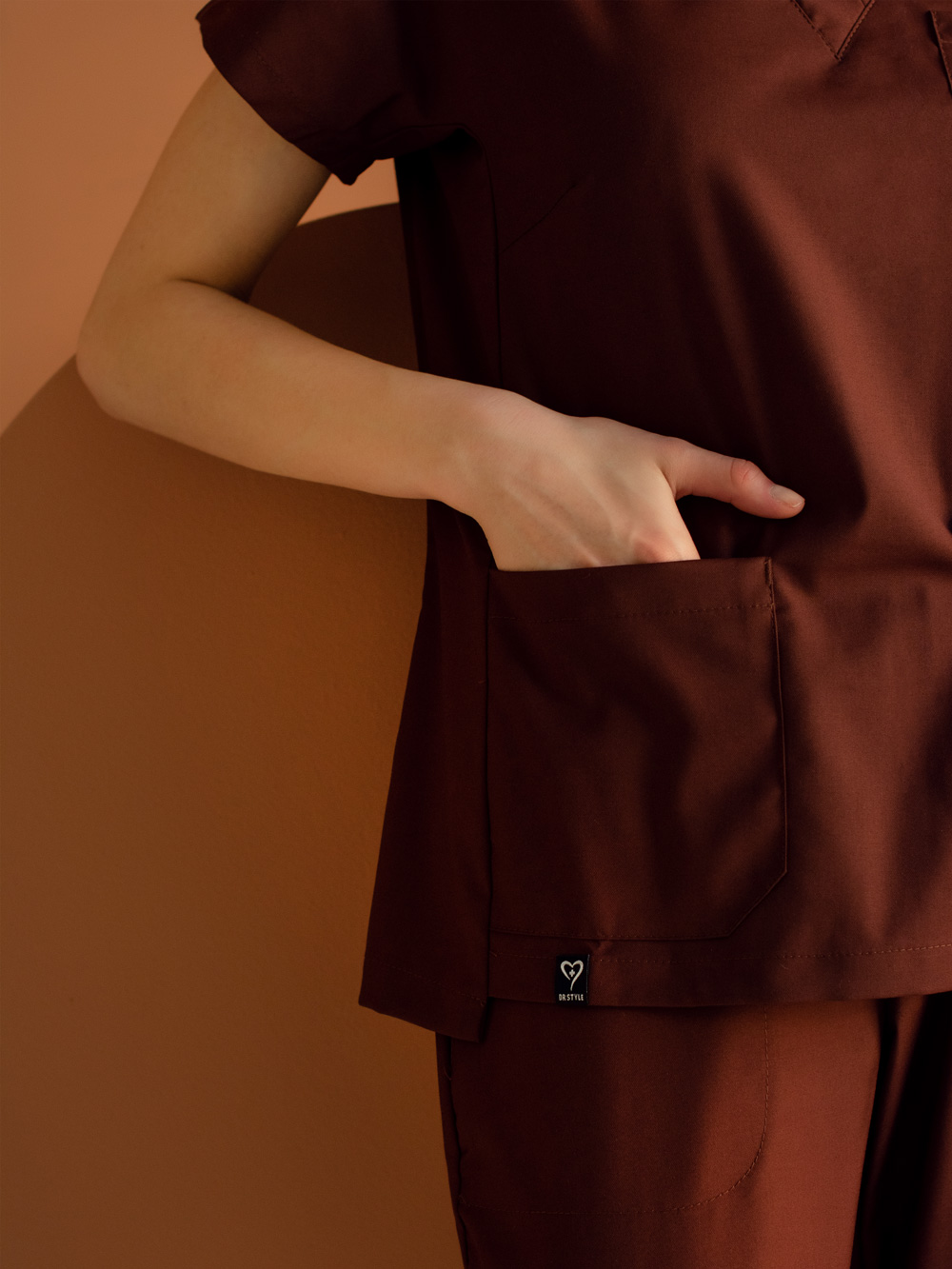 хирургичка-шоколад-рубашка-медицинская-блуза-женская-доктор-стиль-медицинский-костюм4