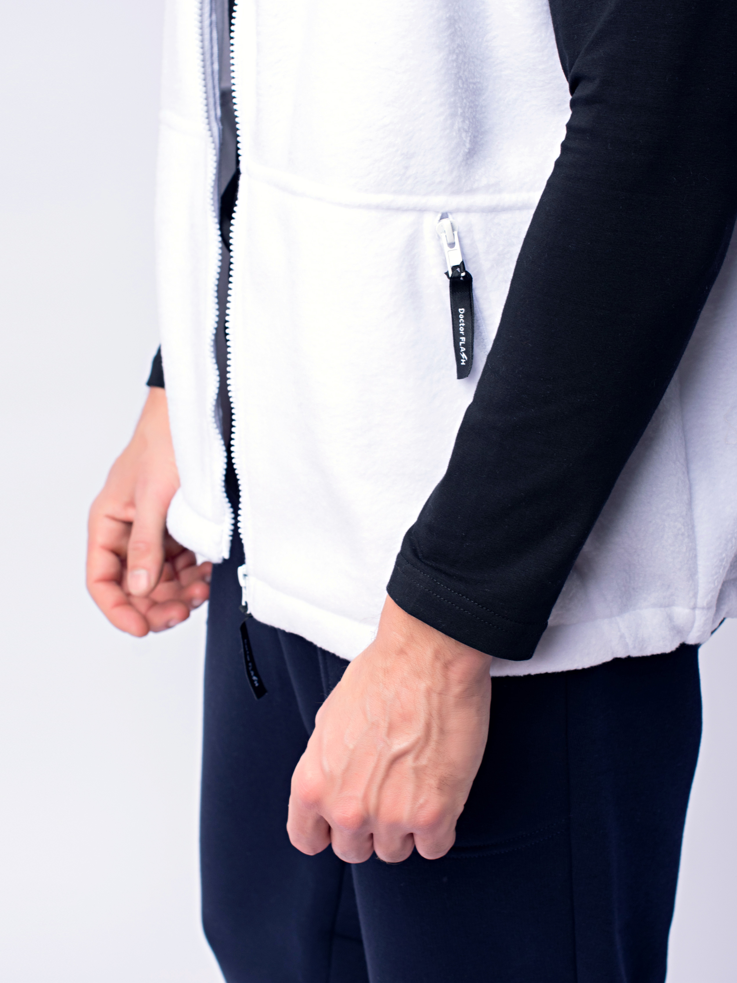 Флисовый-Жилет-Лисса--белый-8