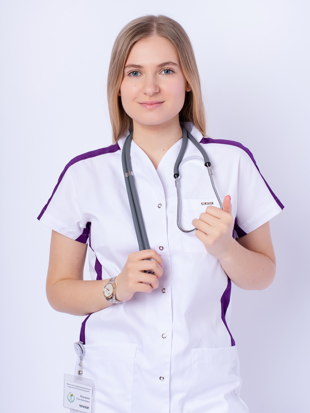 Халат-медицинский-женский-белый-дизайнерский-c-цветными-вставками-доктор-стиль-5