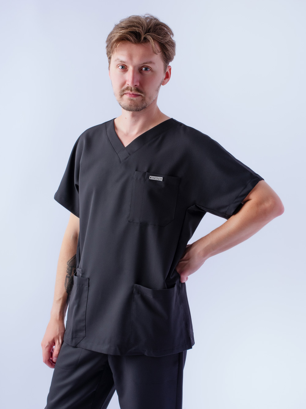 блуза-мужская-рубашка-медицинская-чёрная-мужская-доктор-стиль-2