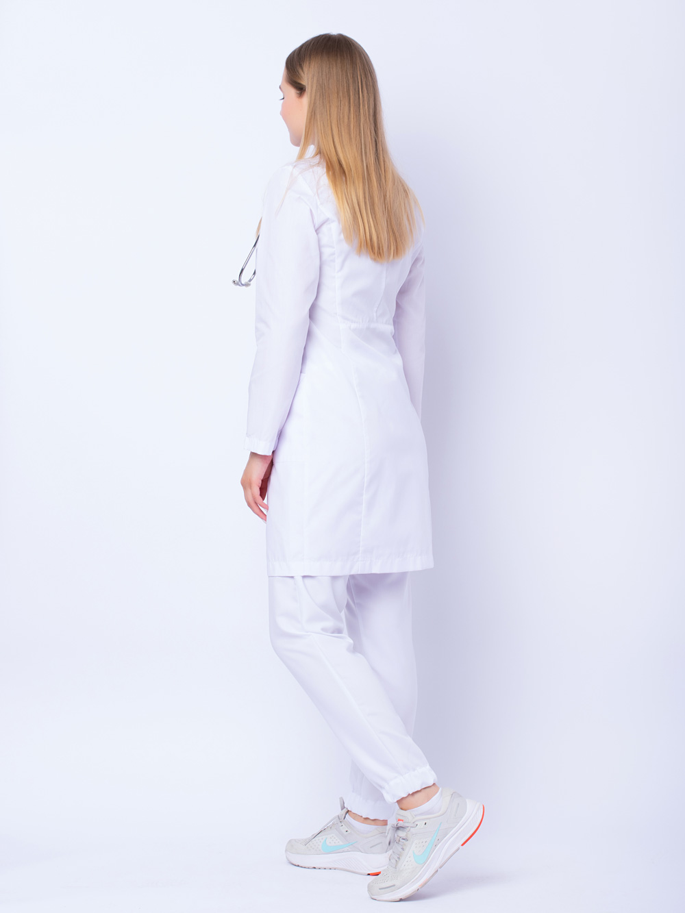 халат-медицинский-женский-доктор-стиль-белый-с-карманами-на-кнопках-лето-3