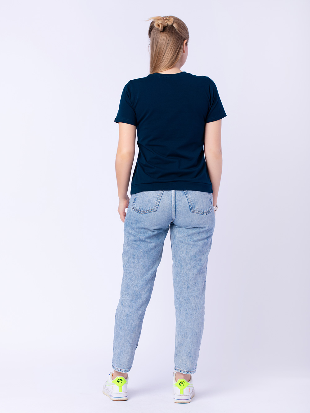 Футболка-темно-синяя-женская-хлопок-доктор-стиль-2