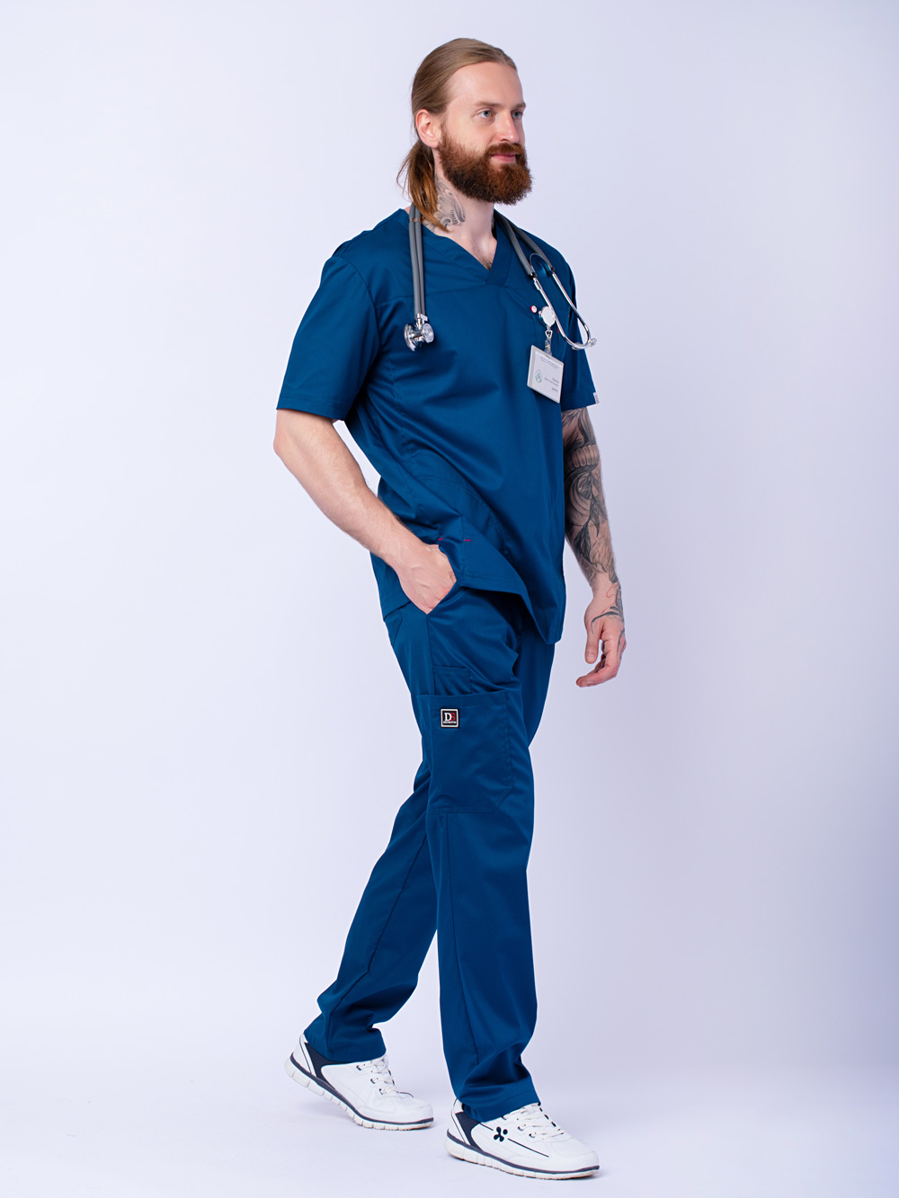 Блуза-мужская-голубая-медицинская-доктор-стиль-хирургичка-с-карманами-5